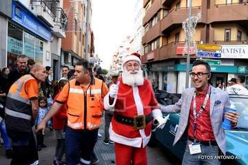 Papá Noel recibe el cariño de cientos de niños de Telde (Foto Antonio Alí y TA)